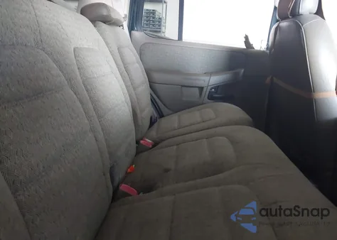 2002 Ford Explorer Xls z USA, uszkodzony, nr VIN 1FMZU72K42ZC86030